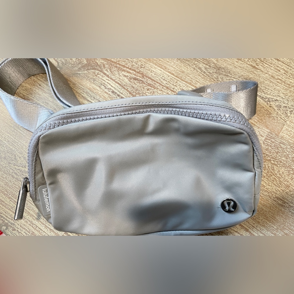 Lululemon everyday beltbag